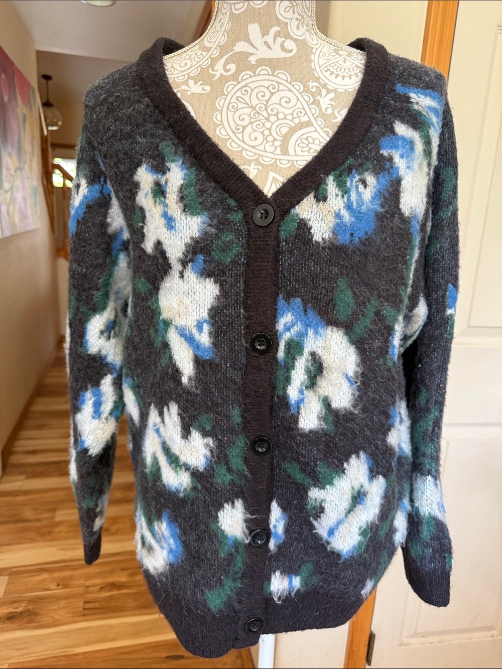 💥3/$12 SALE💥 Hazel floral cardi - Picture 2 of 5